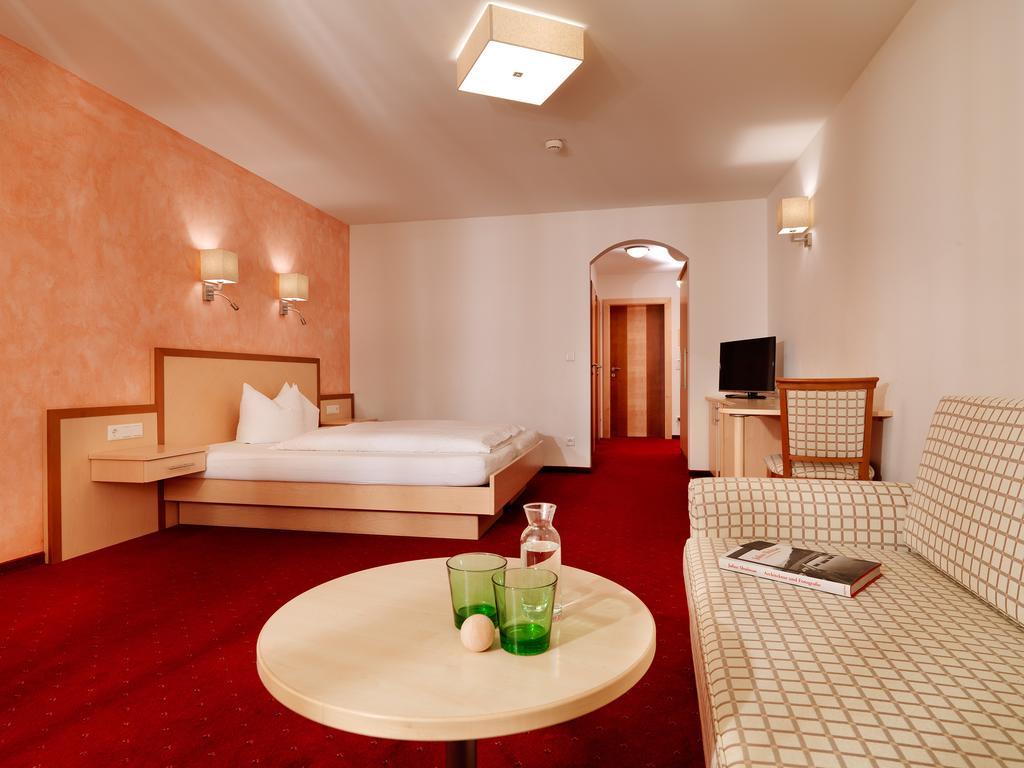 Posthotel Strengen Am Arlberg 部屋 写真