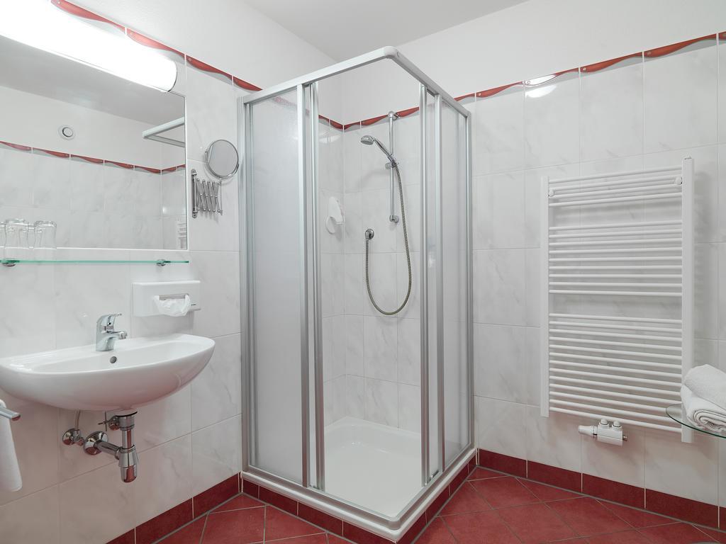 Posthotel Strengen Am Arlberg エクステリア 写真