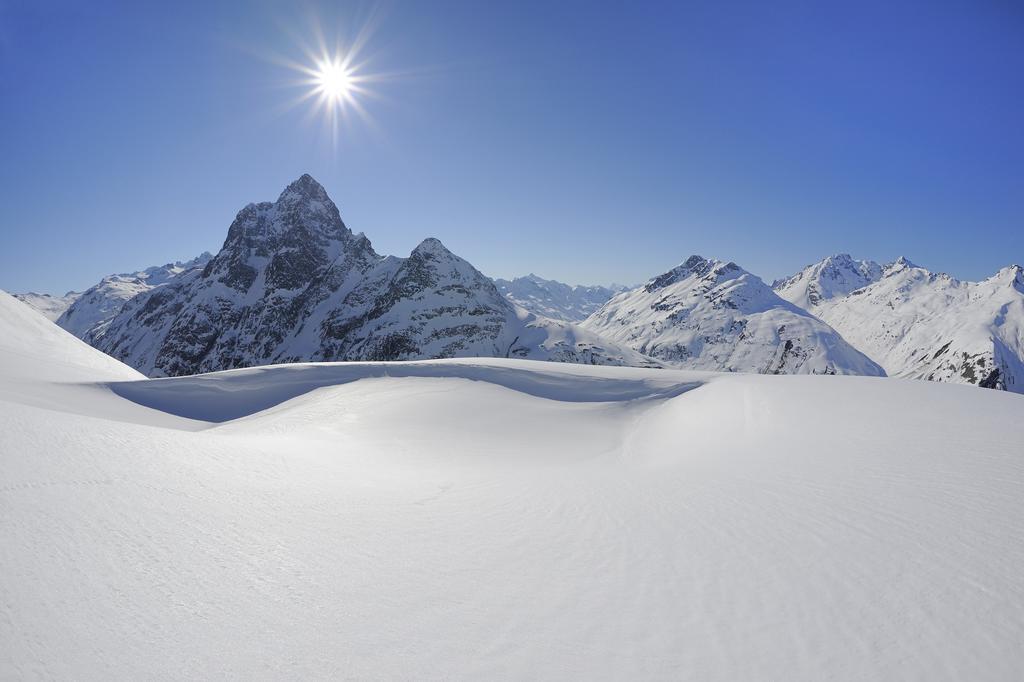 Posthotel Strengen Am Arlberg エクステリア 写真