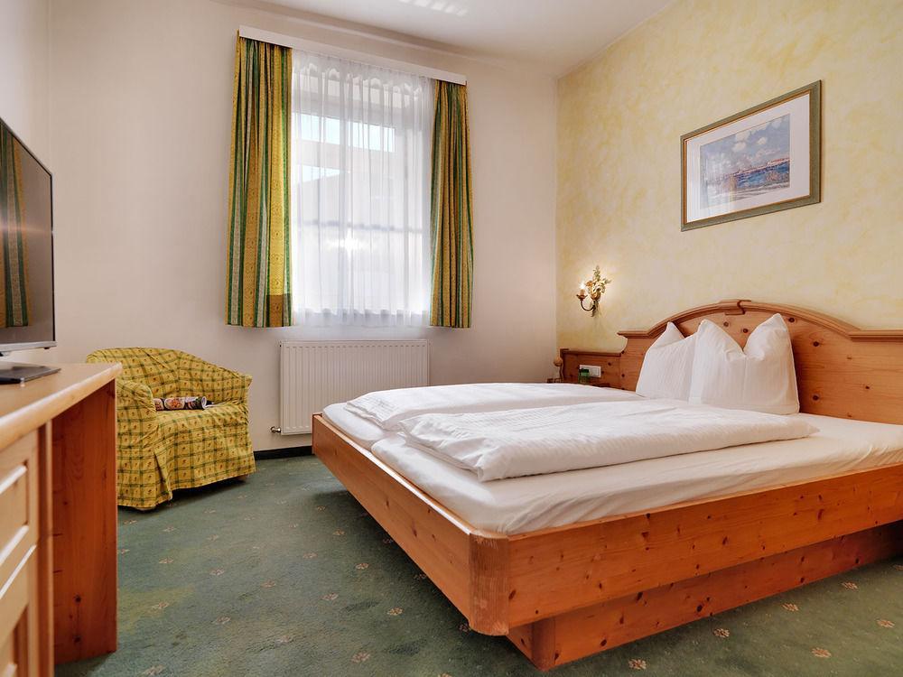 Posthotel Strengen Am Arlberg エクステリア 写真