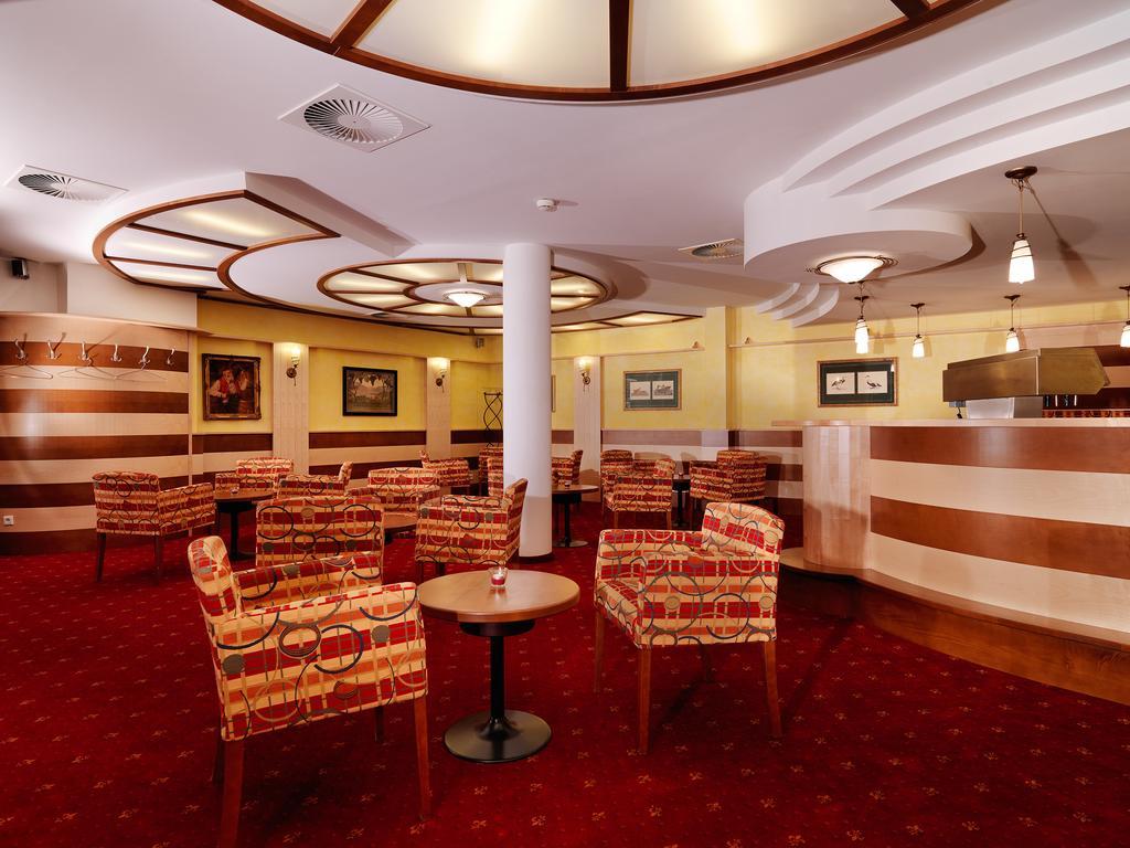 Posthotel Strengen Am Arlberg エクステリア 写真