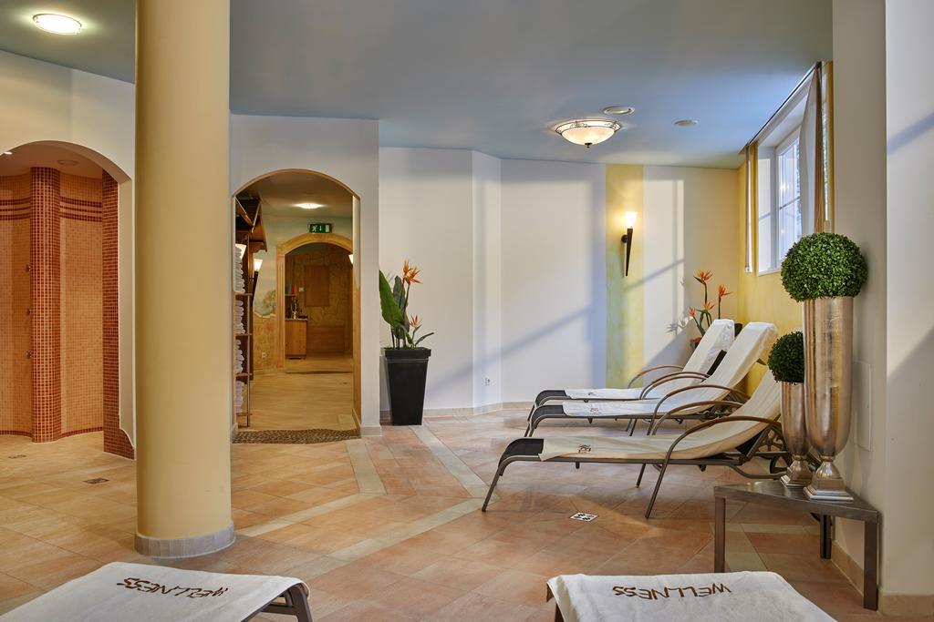Posthotel Strengen Am Arlberg エクステリア 写真