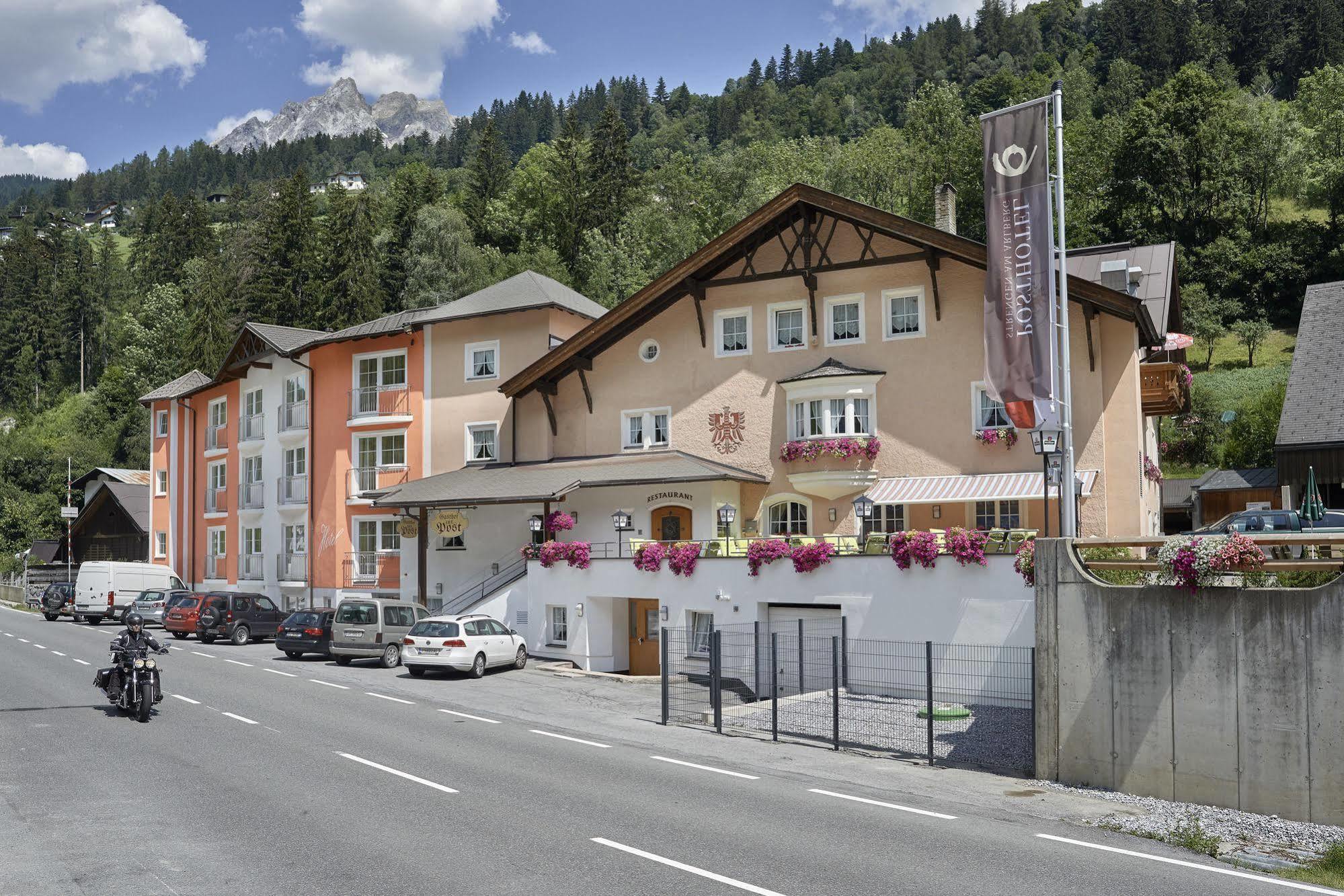 Posthotel Strengen Am Arlberg エクステリア 写真