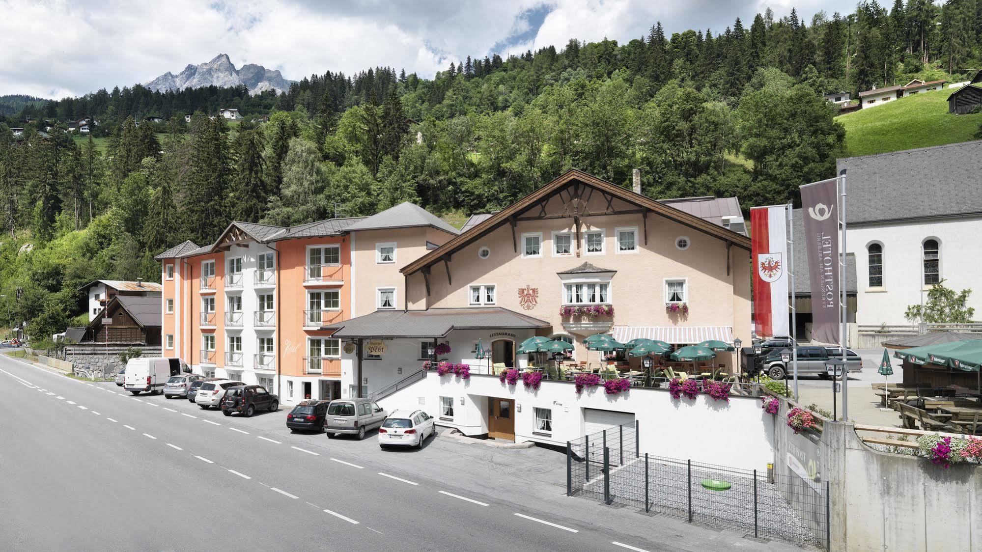 Posthotel Strengen Am Arlberg エクステリア 写真