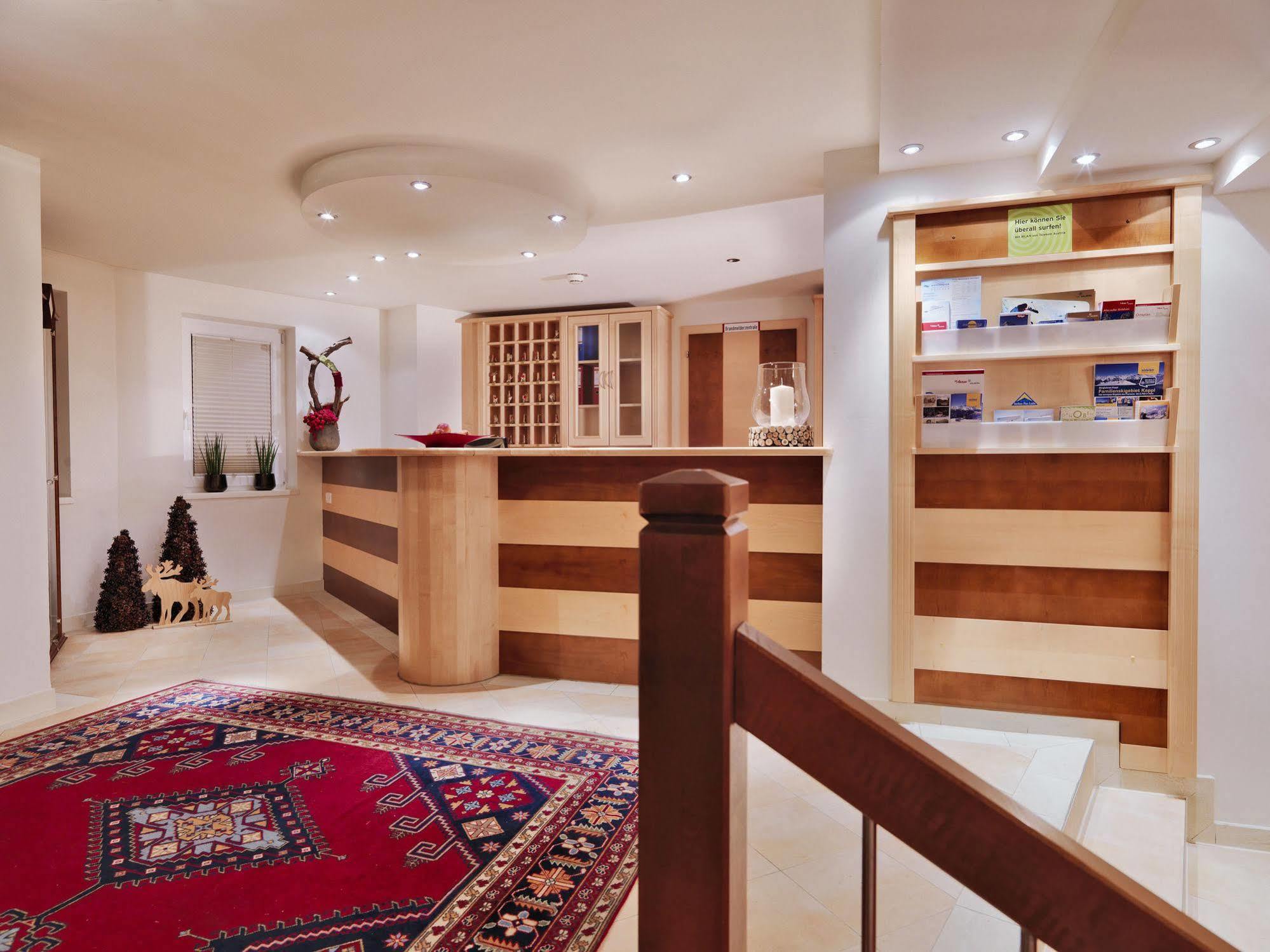 Posthotel Strengen Am Arlberg エクステリア 写真